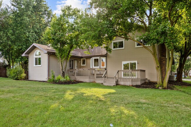 Building Photo - 615 Chester Ct E