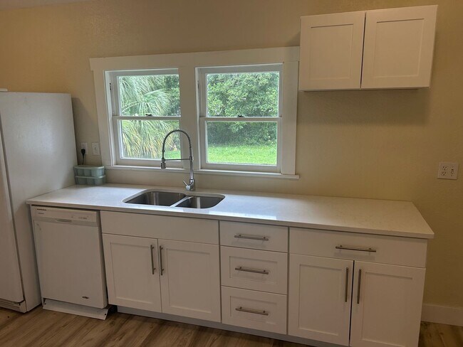 Building Photo - 2/2 Seminole Heights Bungalow