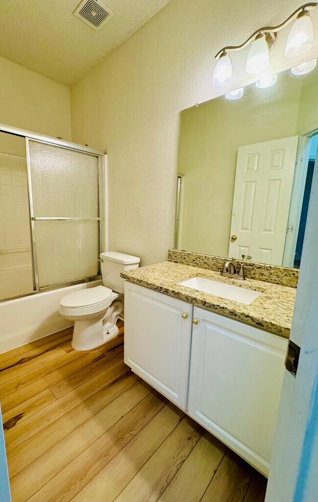 Guest Bathroom - 12724 Chittamwood Trail