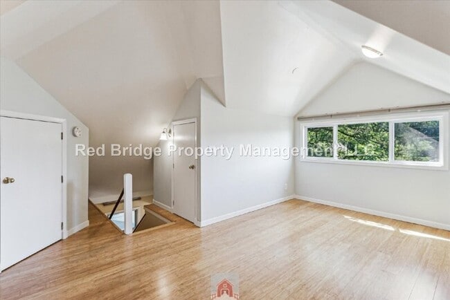 Building Photo - 1325 SE Nehalem St