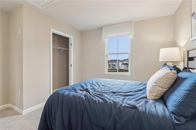 Building Photo - 6644 Red Oak Wy