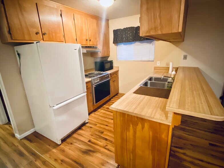 Building Photo - 2015 El Dorado Dr