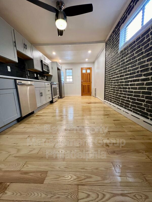 Building Photo - 2755 Plum St