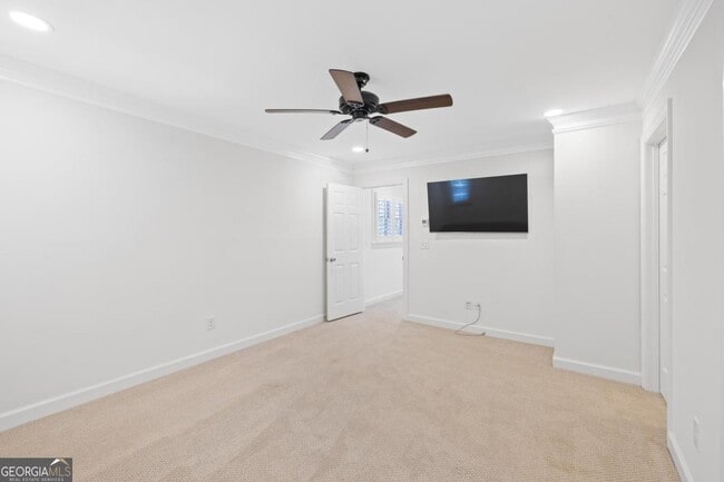 Building Photo - 1410 Club Dr