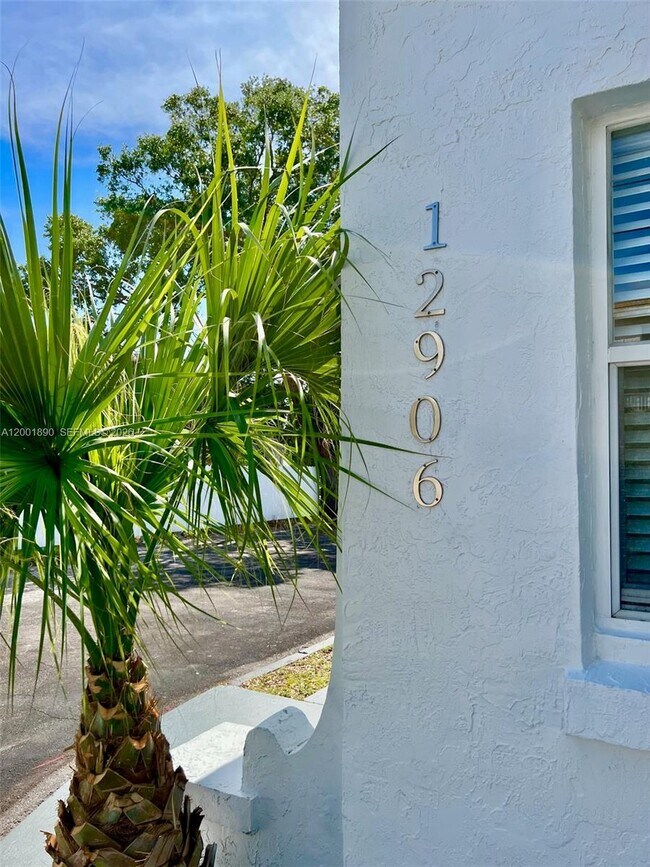 Building Photo - 12906 NE 6th Ave