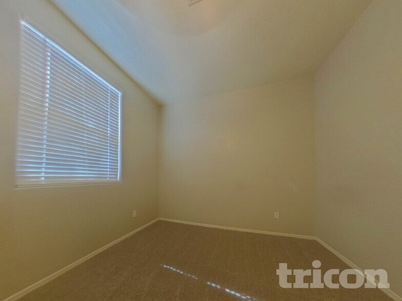 Building Photo - 17328 W Morning Glory St