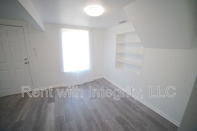 Building Photo - 1118 Louise Dr