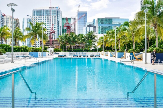 Building Photo - 951 Brickell Ave