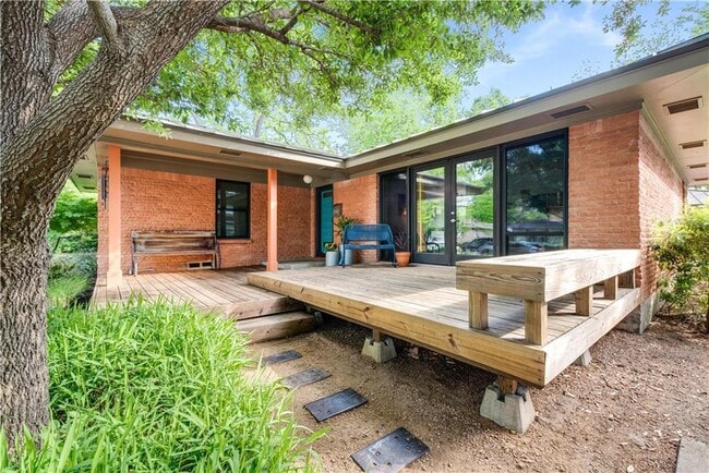 Building Photo - 7326 Lehigh Dr