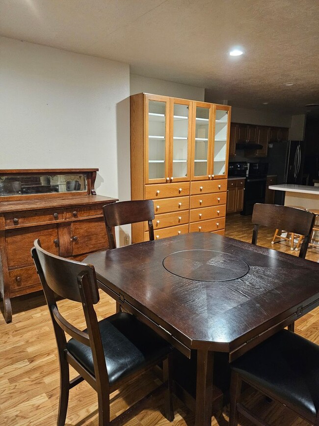 Building Photo - 837 W 30 S St