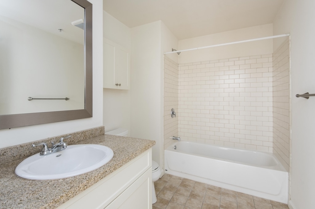 Building Photo - 600 N Broad St