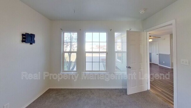 Building Photo - 1614 S Montgomery St