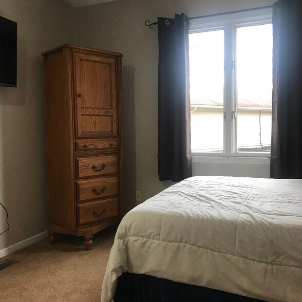 Building Photo - 10092 Hideaway Cove