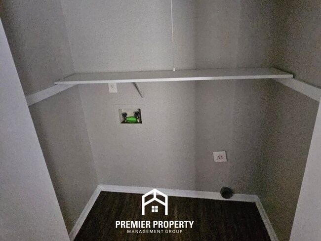 Building Photo - Charming 3BR/2BA Home in 38141 | Vaulted Ceilings, Fireplace & 2-Car Garage