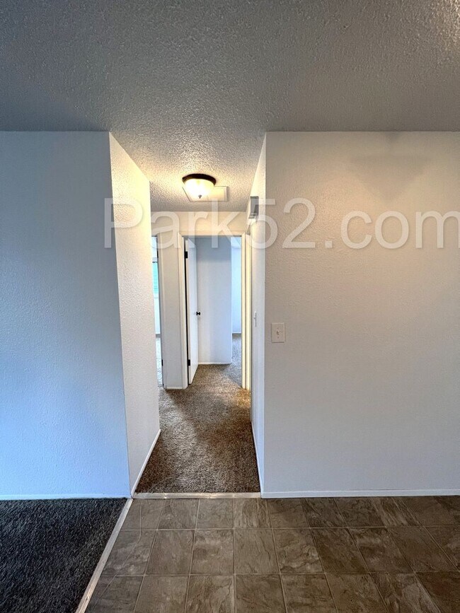 Building Photo - Spanaway Area 3 Bedroom Rambler