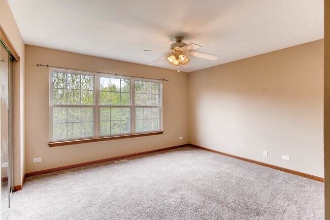Building Photo - 961 Genesee Ct