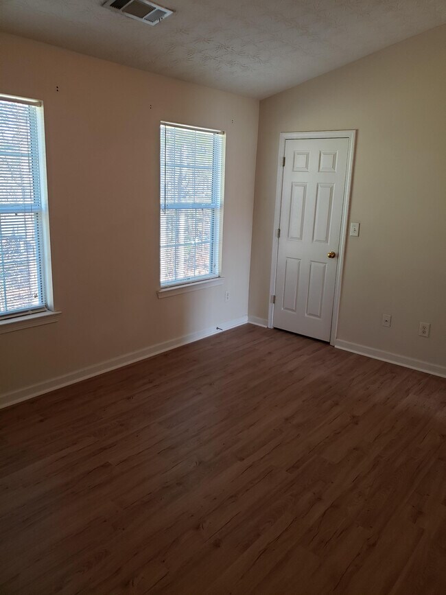 Building Photo - 103 Timber Ridge Dr