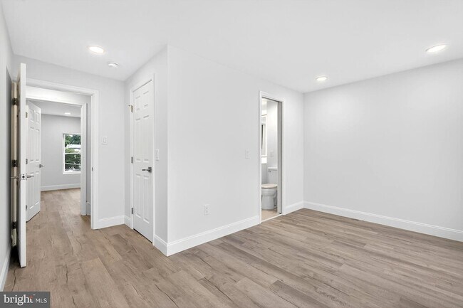 Building Photo - 153 Hermitage St