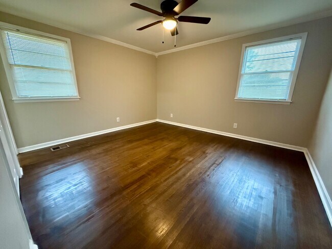 Building Photo - 101 Jones Valley Dr SW