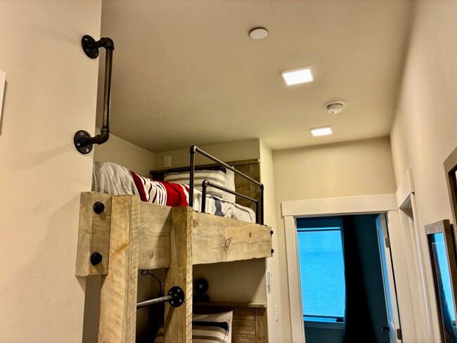 Building Photo - 78311 US-40