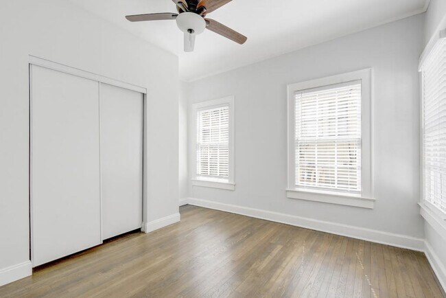 Building Photo - 403 E 32nd St