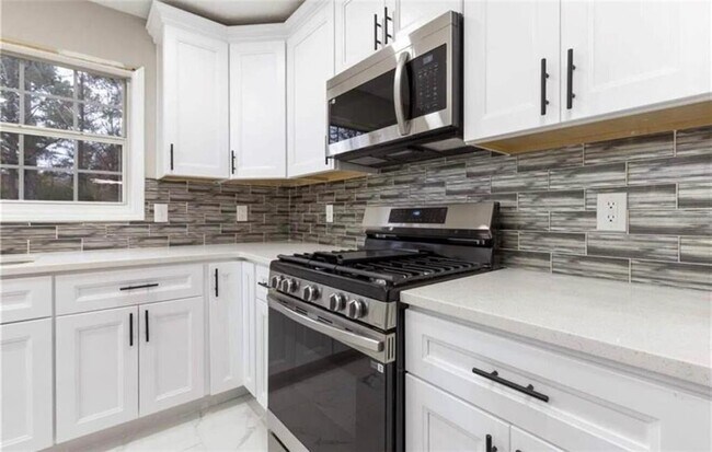 Building Photo - 934 Bay Ridge Dr