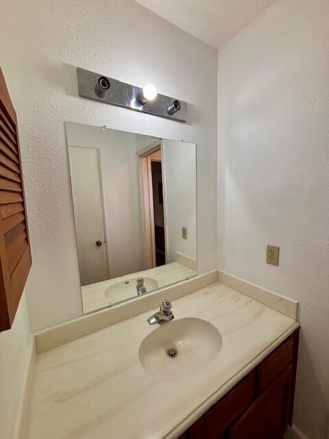 Building Photo - 2 Purpletop Ct