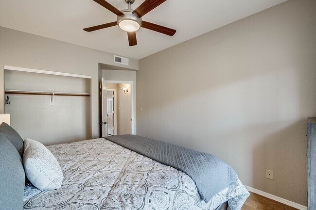 Building Photo - Resort Style Living - Furnished Three Bedr...
