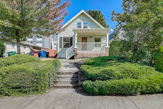 Building Photo - 5624 Brooklyn Ave NE