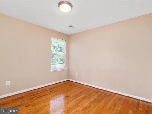 Building Photo - 1213 Heartland Ct