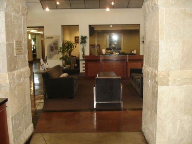 Building Photo - 24505 Town Center Dr