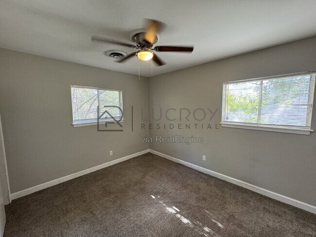 Building Photo - 336 Maywood Cir