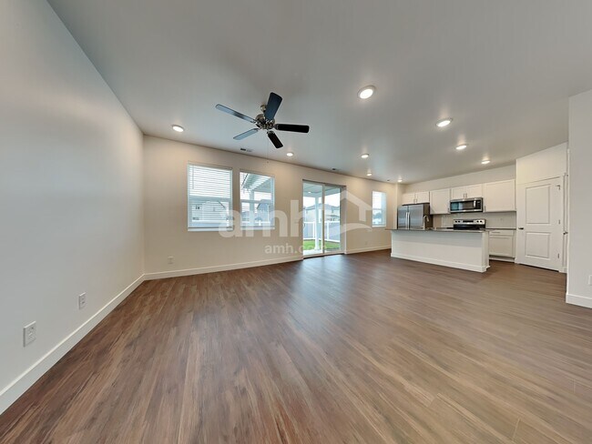 Building Photo - 7921 Selah St SW