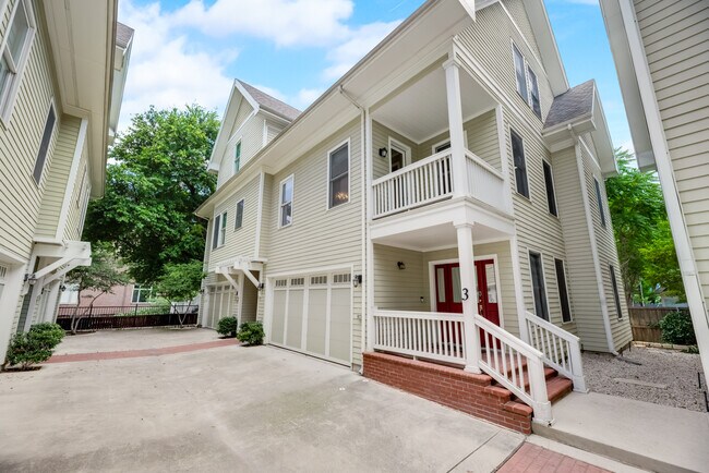 Building Photo - 2604 Thomas Ave