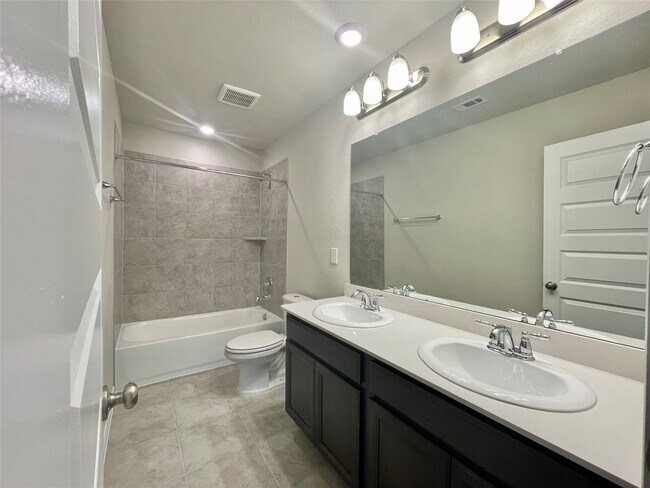 Building Photo - 17526 Rosette Grass Dr