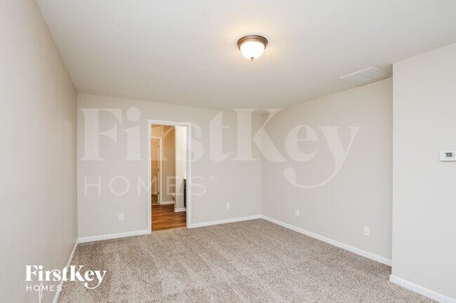 Building Photo - 704 Nonsuch Ct