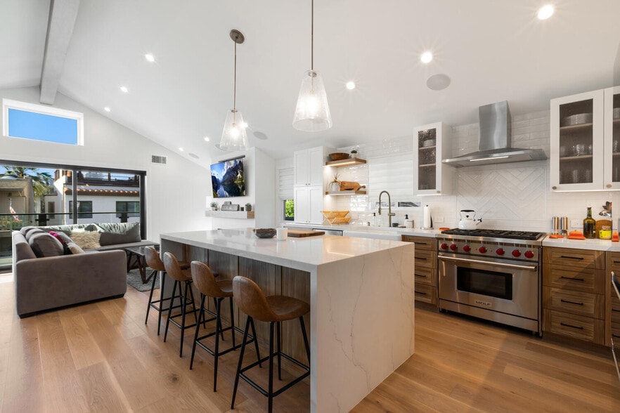 Building Photo - 248 34th St