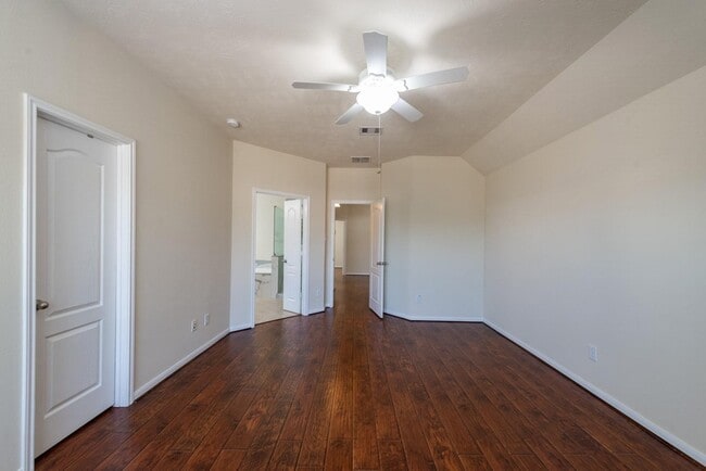 Building Photo - 6402 Addlestone Ridge Ln