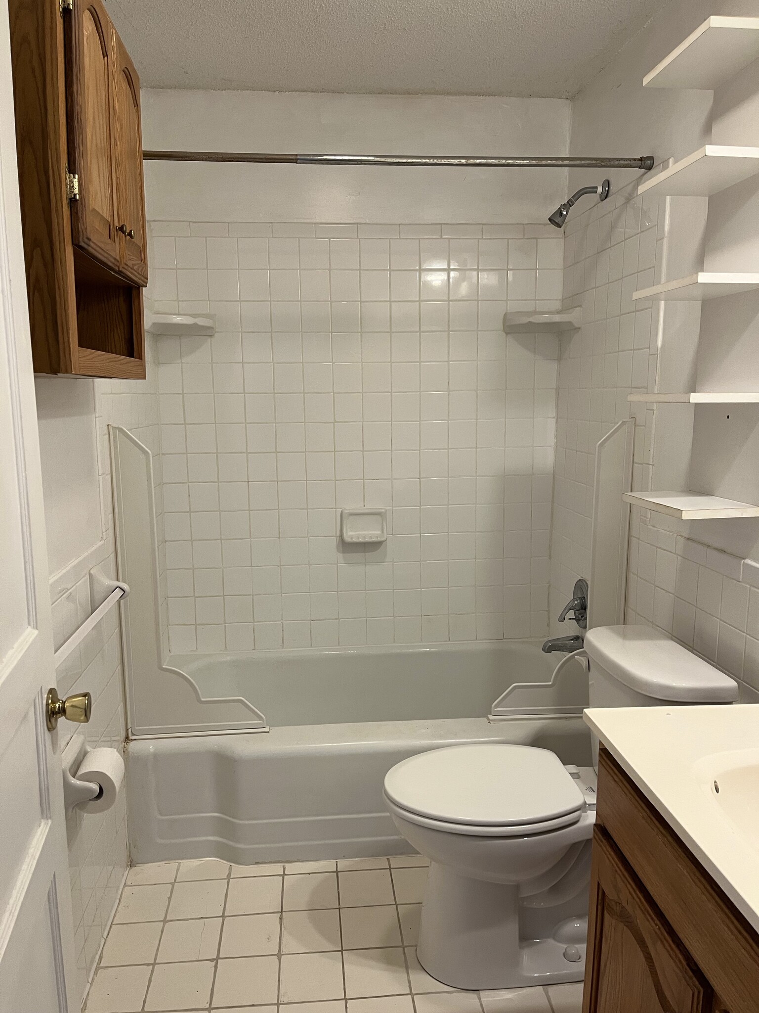 Bath with shower/tub - 1000 N Greensboro St