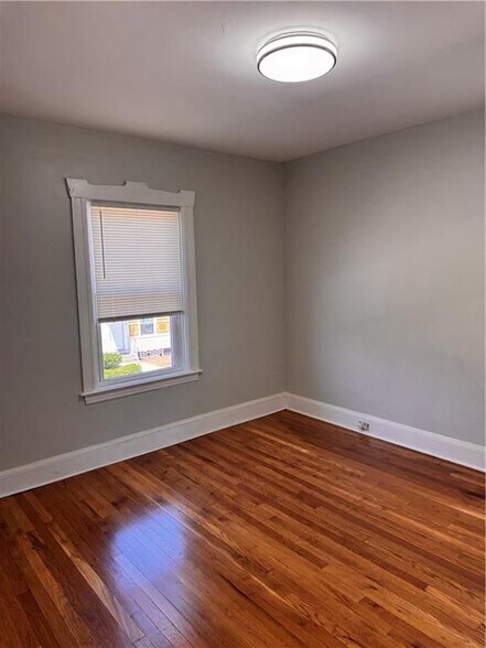 Building Photo - 422 Pawtucket Ave
