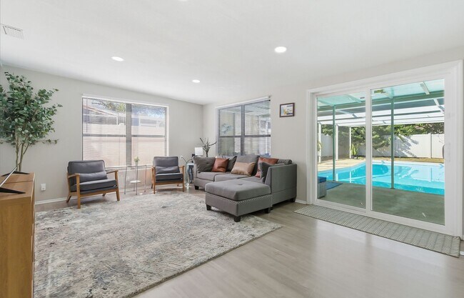 Building Photo - Charming Sarasota Retreat –4-Bedroom/3-Bathroom Modern Pool Home Near Everything!