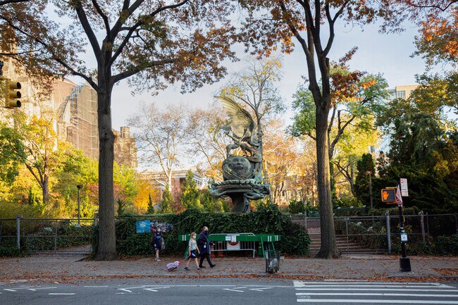 Building Photo - 1 Morningside Dr