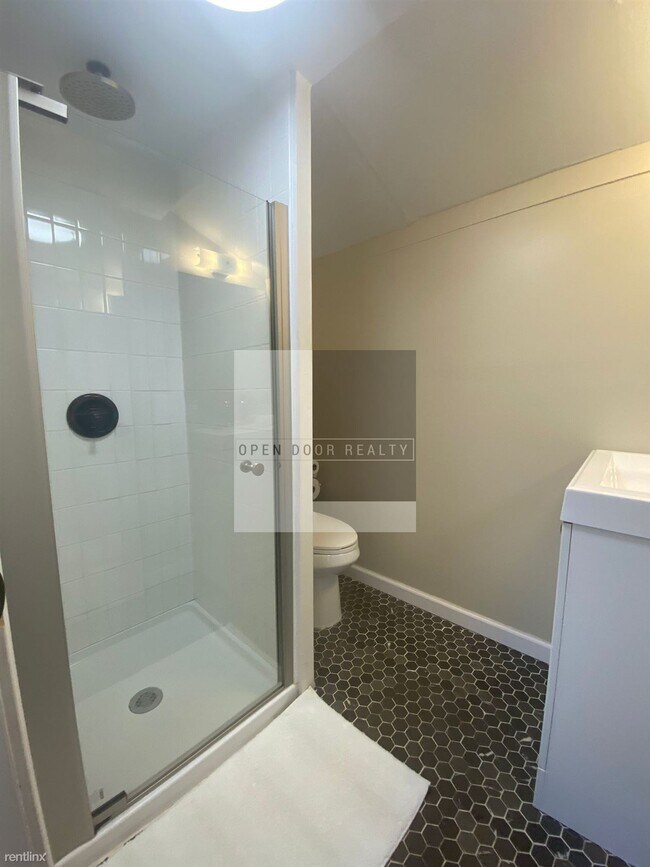 Building Photo - 3 br, 2.5 bath House - 46 Morris Ave