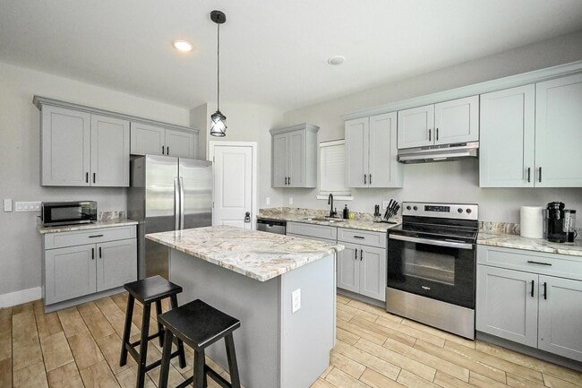 Building Photo - 5007 Briscoe St