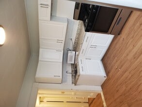 Building Photo - 492 Pine St