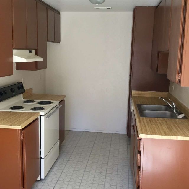 Building Photo - Triplex For Rent in Stockton