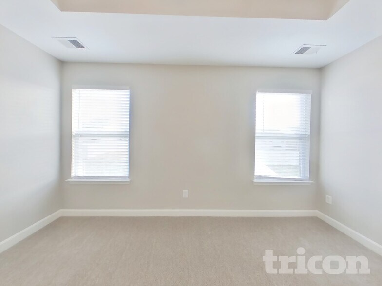 Building Photo - 825 Old Forester Ln