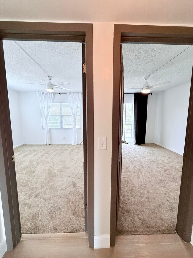 Building Photo - 402 Brighton J