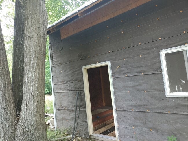 Building Photo - BISMARCK - Cabin with air conditioning ONL...