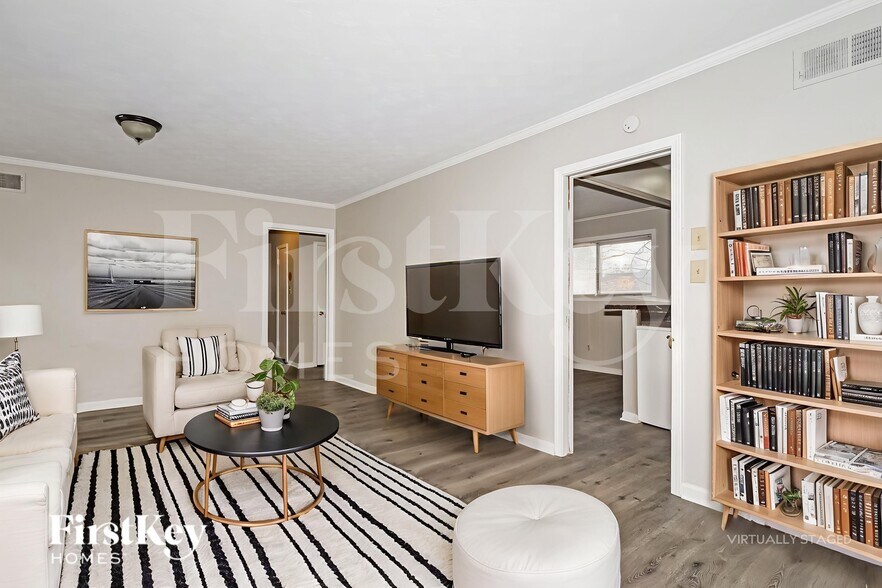 Building Photo - 1928 Croydon Ave